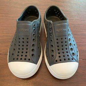 Children’s black Native shoes sz. 9